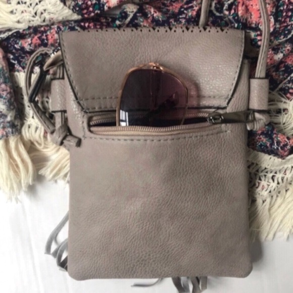 Minky Boutique | Boho Vegan Leather Tassel Purse - Picture 8 of 8